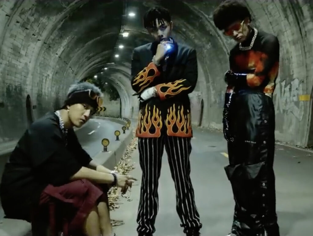 Asiaboy 禁藥王 & Lizi 栗子 - Everybody Fake Feat 婁峻碩SHOU Official Music Video@2x-100